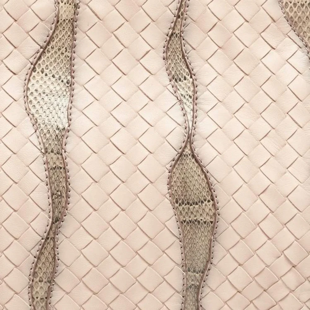 ❤️Authentic Bottega Veneta Salmon/Beige Intrecciato Leather and Snakeskin Tote❤️ - Picture 5 of 12